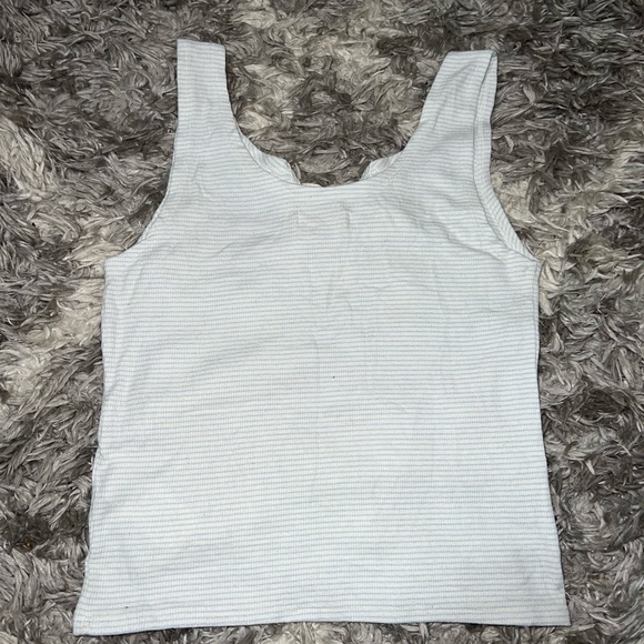 Hollister fruit tank - Picture 4 of 4